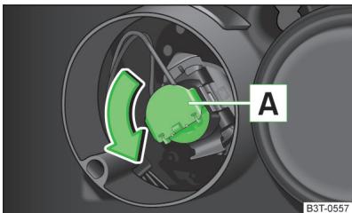 SKODA Superb 2 (2013-2015) - Remplacement de l'ampoule du feu de croisement - 1