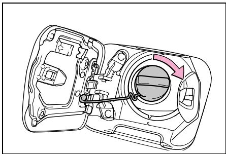 SUZUKI Across (2024) - Fermeture du bouchon de réservoir à carburant - 1