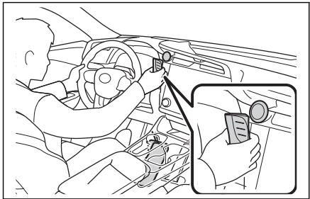 LEXUS RZ (2023) - Démarrage du système EV quand la clé électronique ne fonctionne pas normalement - 1