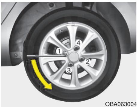 HYUNDAI i10 2 Phase 1 (2013-2016) - A VERTISSEMENT -Changer une roue - 1