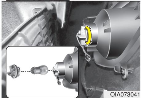 HYUNDAI i10 2 Phase 1 (2013-2016) - Remplacement du bloc optique arrière - 4