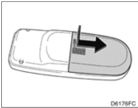 TOYOTA Highlander (2012) - — Remplacement des piles - 1