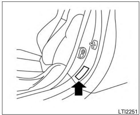 NISSAN Pathfinder 2017 - INSTALLATION DE LA PLAQUE D'IMMATICULATION AVANT - 1