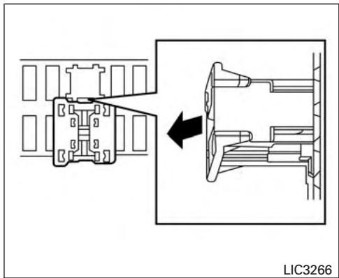NISSAN Pathfinder 2017 - RANGEMENT - 1