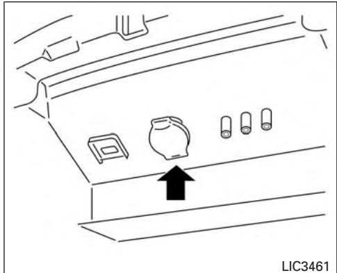 NISSAN Pathfinder 2017 - PRISES D'ALIMENTATION DE 12 V - 1