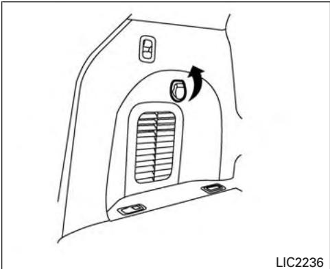 NISSAN Pathfinder 2017 - PRISES D'ALIMENTATION DE 12 V - 2