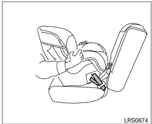 NISSAN Pathfinder 2017 - INSTALLATION D'UN ENSEMBLE DE RETENUE D'ENFANT ORIENTÉ VERS L'ARRÊRE AU MOYEN DU SYSTEMÉL LATCH - 4