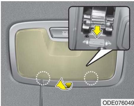 KIA Forte (2018-2021) - Remplacement de l'ampoule des lampes de lecture (à ampoule) - 1