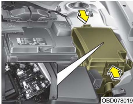 KIA Forte (2018-2021) - Remplacement d'un fusible dans le compartiment-moteur - 1