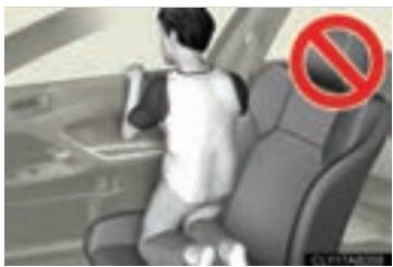LEXUS IS XE20 Phase 2 (2010-2013) - Précautions concernant les coussins gonflables SRS - 4