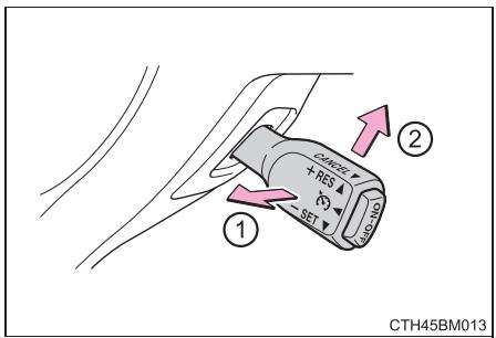 TOYOTA Prius C (2019) - Annulation et reprise du mode de régulation à vitesse constante - 1