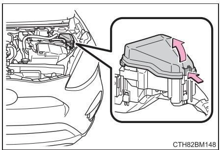 TOYOTA Prius C (2019) - Si la batterie 12 V du vehicule est déchargée - 1