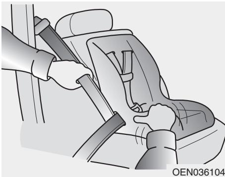HYUNDAI Equus (2009-2016) - Utiliser le mode de verrouillage automatique d'une ceinture de sécurité - 5