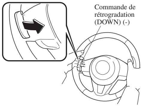 MAZDA 3 (2013-2017) - En utilisant les commandes de changement du volant\* - 1
