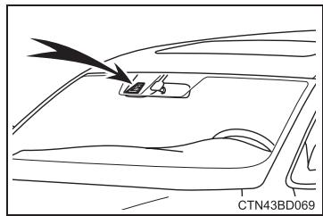 TOYOTA Highlander (2014) - ■ Remarques sur l'utilisation du système de feuels de route automatiques - 1