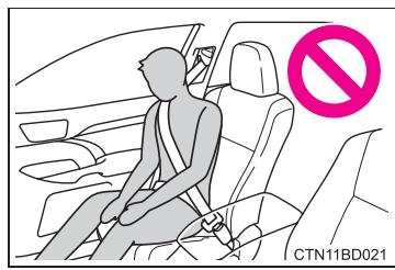 TOYOTA Highlander (2014) - Precautions concerning les coussins gonflables SRS - 2