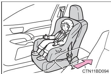 TOYOTA Highlander (2014) - En cas d'installation d'un siège de sécurité infant - 2