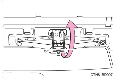 TOYOTA Highlander (2014) - Accès au cric - 3