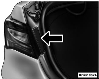 Chrysler 200 Cabriolet (2012) - Feux de recul - 2