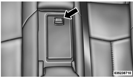 Chrysler 200 Cabriolet (2012) - Volet d'accès de rangement pour skis - 1