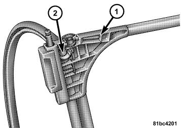Chrysler 200 Cabriolet (2012) - Retrait et rangement du pare-vent - 1