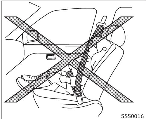 INFINITI G37 Cabriolet (2010) - PRECAUTIONS À PRENDRE AVEC LES CEINTURES DE SECURITE - 3