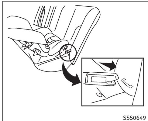 INFINITI G37 Cabriolet (2010) - Fixation avec sangle LATCH - 1