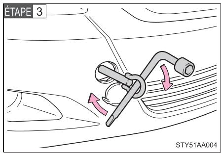TOYOTA Yaris 2 (2008) - Mise en place de I'eellet de remorquage - 3