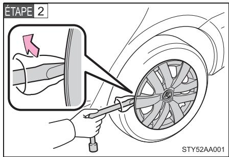 TOYOTA Yaris 2 (2008) - Remplacement d'un pneu creve - 2
