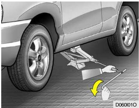 HYUNDAI Santa Fe 2 (2006-2009) - Abaisser du vehicule et serrer des boulons - 1