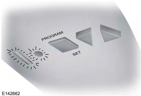 FORD Explorer (2022) - Programmation du système HomeLink avec le moteur du système d'ouvre-porte de garage Genie Intellicode - 1