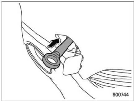 SUBARU Outback (2016) - Croquette de remorquage avant (outback): - 2