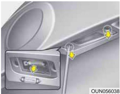 KIA Carens UN (2006-2010) - Remplacement d'un feu stop surélevé (le cas échéant) - 1