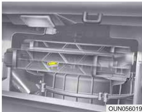 KIA Carens UN (2006-2010) - Remplacement du filtré - 2