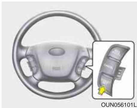KIA Carens UN (2006-2010) - Pour fixer la vitesse du régulateur de vitesse: - 1