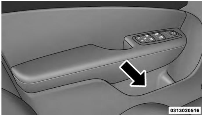 Chrysler 200 (2017) - Espace de rangement de portière - 1