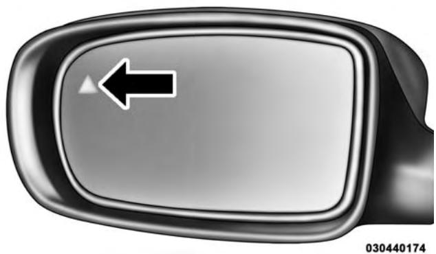Chrysler 200 (2017) - SYSTEME DE SURVEILLANCE DES ANGLES MORTS (BSM) - SELON L'ÉQUIPEMENT - 2