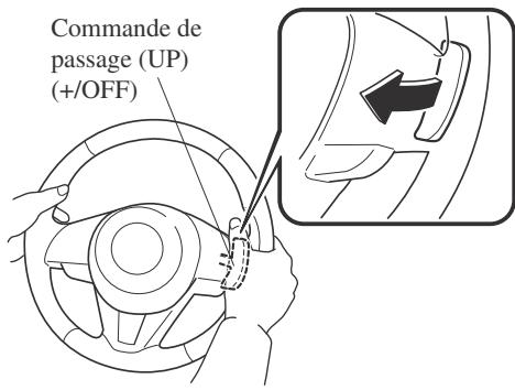 MAZDA MX-5 (2015-2018) - En utilisant les commandes de changement du volant* - 1