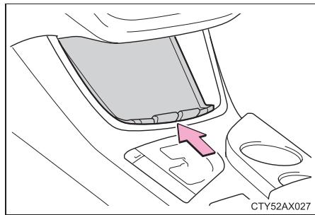 TOYOTA Avalon (2013) - Utilisation du port USB/AUX - 1