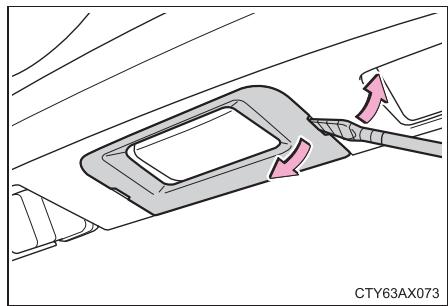 TOYOTA Avalon (2013) - Retirez le cache. - 1