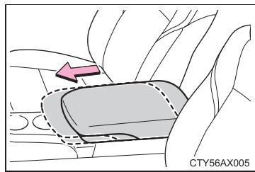TOYOTA Avalon (2013) - Lorsque vous utilisez le couvercle du rangement de console comme accouvoir - 1