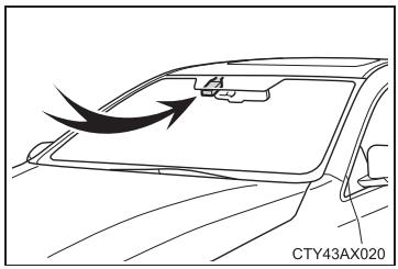 TOYOTA Avalon (2017) - ■ Détecteur de pluie (véhicules avec essuie-glaces de pare-brise à détecteur de pluie) - 1