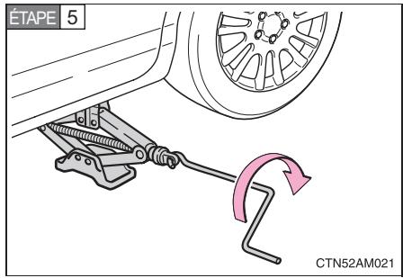 TOYOTA Sienna (22010) - Remplacement d'une roue crevée - 4