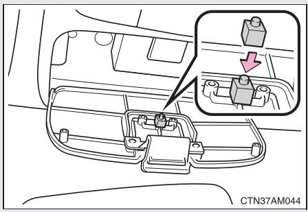 TOYOTA Sienna (22010) - Si l'entretoise ne fait pas contact avec le bouton de l'émetteur - 1