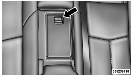 DODGE Avenger 2 (2012) - Orifice pour rangement de skis - 1