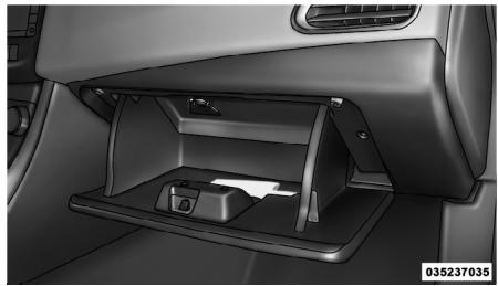 DODGE Avenger 2 (2012) - Compartment de rangement de la boite à gants - 2