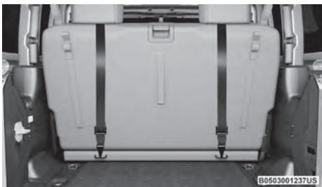 JEEP Wrangler (2024) - Installation de sièges pour infant avec l'ancrage de sangle supérieur : - 1