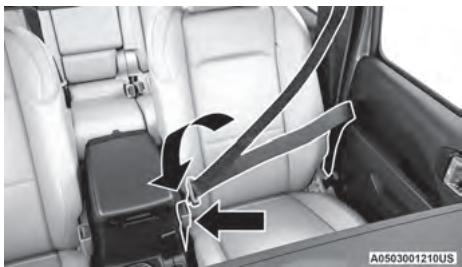 JEEP Wrangler (2024) - Instructions d'utilisation des ceintures à trois points - 2