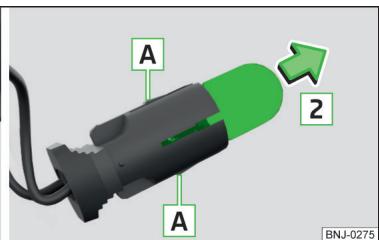 SKODA Fabia 3 Phase 1 (2015-2017) - Remplacement de l'ampoule du feu de position (phares halogènes) - 2