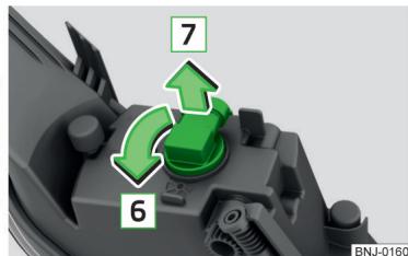 SKODA Fabia 3 Phase 1 (2015-2017) - Remplacement de l'ampoule du feu de l'antibrouillard - 4